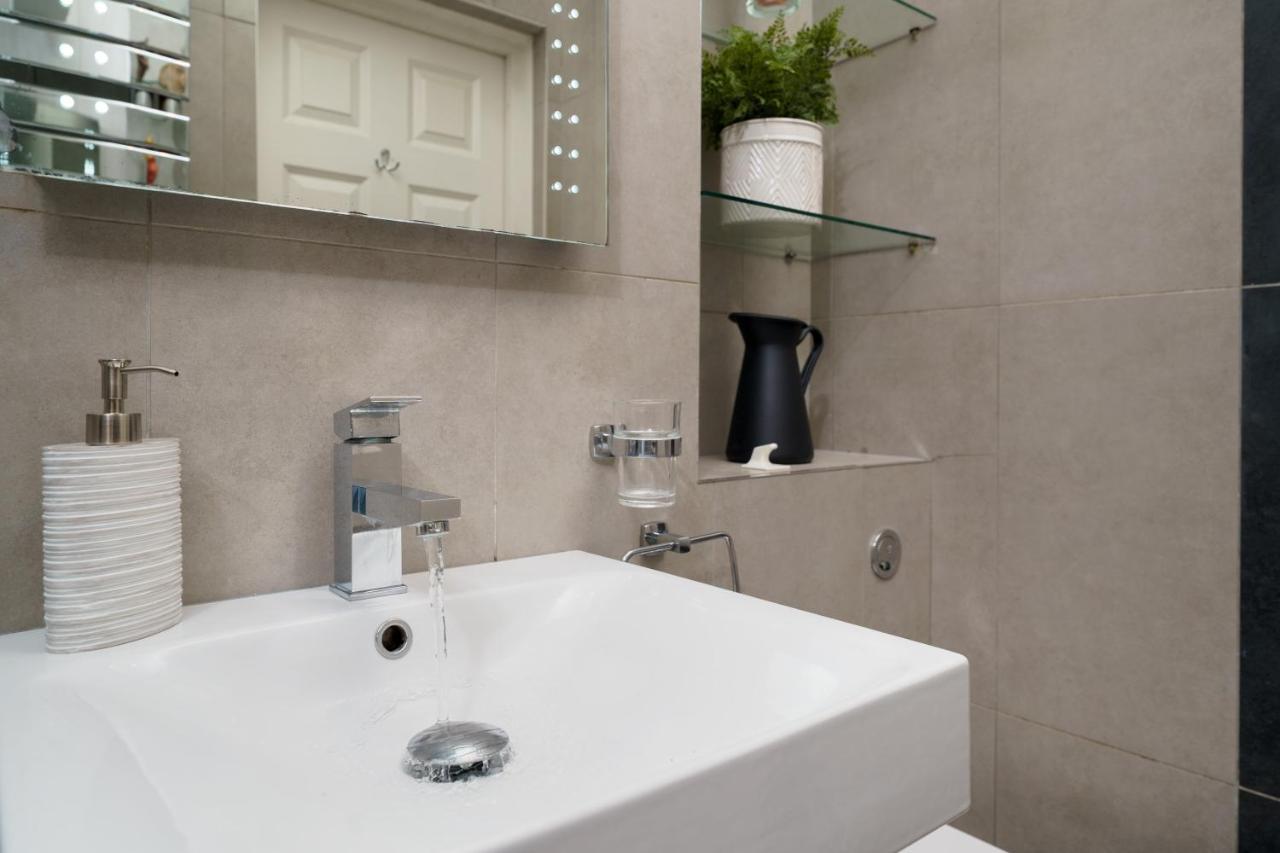 2 Bedr, 3 Beds, 1 Bath Thames, Trafalgar Sq London Eksteriør bilde